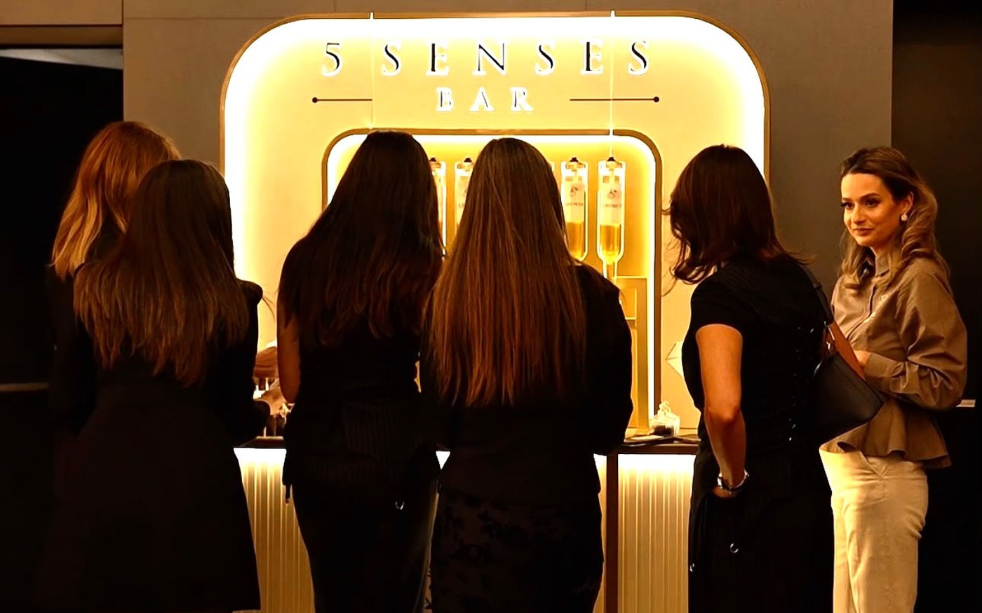 Invitați la standul 5 Senses Bar, la un eveniment corporate